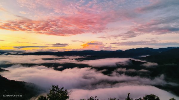 跟著雲海達人山友追雲趣 #日出雲海 #火燒雲 6/62804188