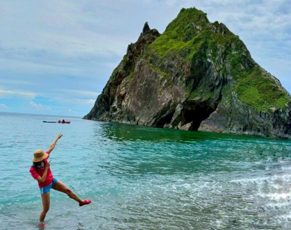 中央山脈起點～烏岩角，探訪秘境～無人沙灘