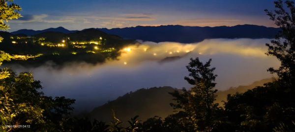 #二格路 #琉璃光 #二格山 #雲海流瀑 #日出 #火燒雲 6/293080034