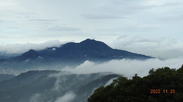雲霧飄渺間的台北盆地&觀音山1926220