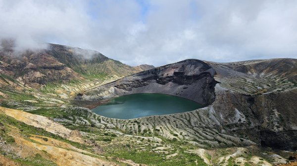 240810-藏王西端連峰熊野岳、馬之背、五色岳（御釜）、刈田岳縱走。美美兔第一次海外走山。封面