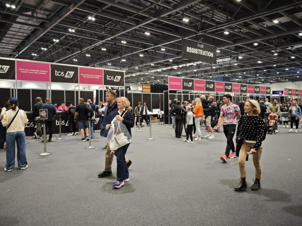 2025_0425 倫敦馬拉松順遊西歐 D7b(領倫敦馬拉松參賽物資)2793717