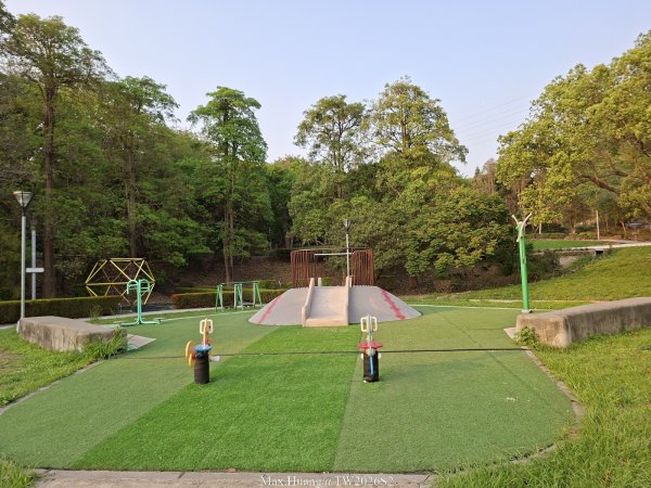 《台中》綠色隧道｜大肚環保公園登山步道O繞202604183038551