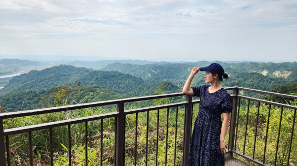 遼闊無際，尖峰綿延撼動人心，台灣最美郊山景觀之一，南投九九峰森林步道