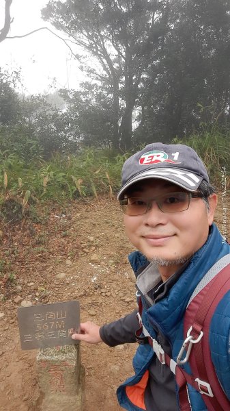 《苗栗》霧雨寒流｜三義三角山步道202512252969236