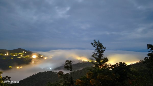 石碇趴趴走追雲趣 #二格山 #琉璃光 #雲瀑 #雲海流瀑 #雲海 5/182789959