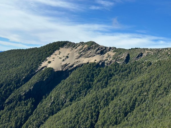 2024/09/27-0930帶2位神隊友76歲老爸、老朋友呂哥，玉山後四峰一遊但未竟。。。被山陀兒2607173