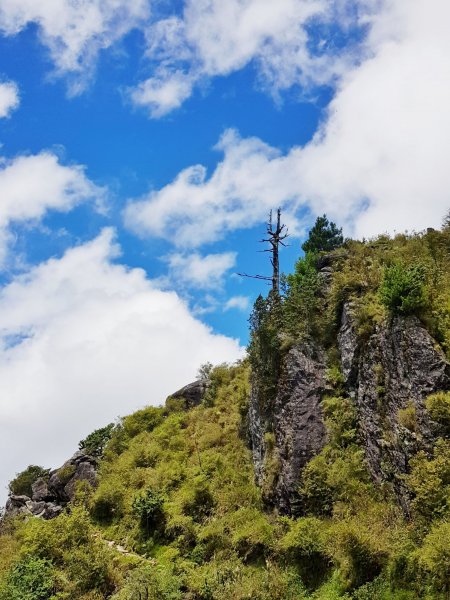 玉山前峰 美景與碎石坡的強烈對比671772