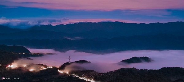 #二格山 #火燒雲 #霞光 #日出 8/122857983