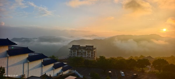 #新店四十份 #日出 #雲瀑 8/213110611