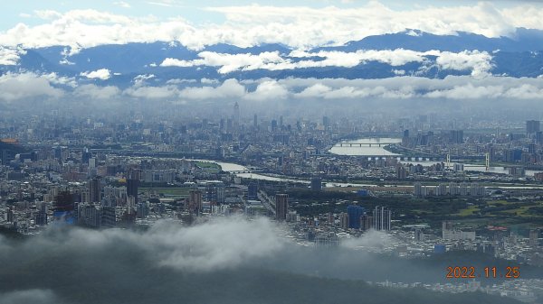 雲霧飄渺間的台北盆地&觀音山1926330