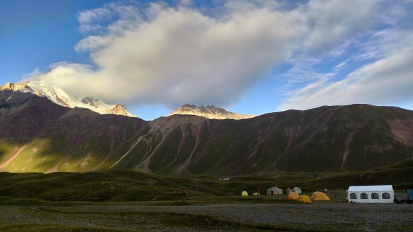 列寧峰(海拔7134米)--BC風景117575