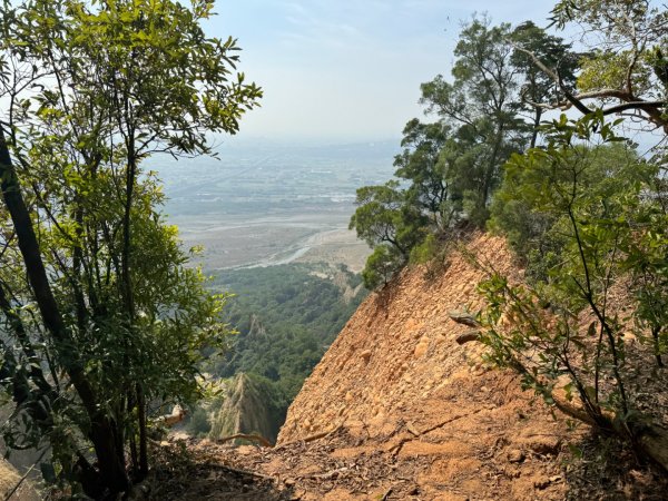 苗栗縣三義鄉小百岳火炎山（3-159），南鞍古道O形。台中市大安區下九（3-158）平地基石2340899