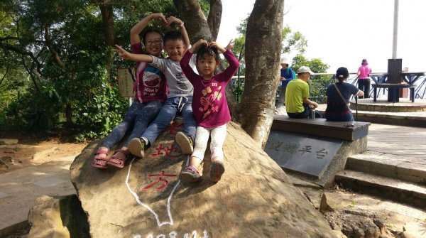 三五好友相約老地方＠劍潭山登山步道