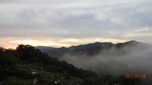 二格路曙光日出雲瀑&二格山雲海流瀑7/182222032