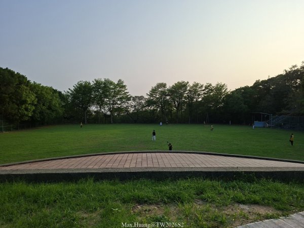 《台中》綠色隧道｜大肚環保公園登山步道O繞202604183038550