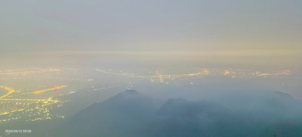 晨霧瀰漫的觀音山2476161