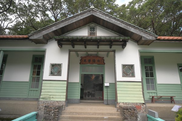 20251209中心新村-前衛戍醫院北投分院-北投國中開校紀念碑-七虎籃球場2958115