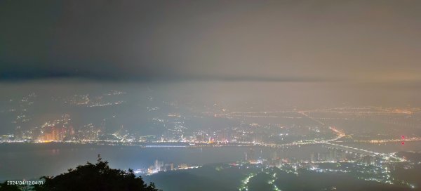 晨霧瀰漫的觀音山2476152