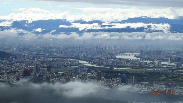 雲霧飄渺間的台北盆地&觀音山1926328