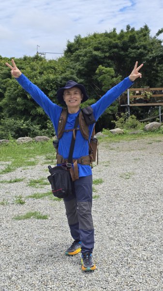 陽明山冷門好走步道平溪步道，欣賞石斛蘭瀑布不用去南部，無敵展望鵝尾山水田，涼爽好走狗殷勤古道。2784864
