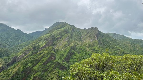 劍龍稜202510172920300