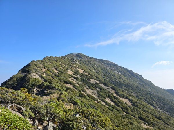終於看到1000元背面的山景登頂玉山北峰／前峰2495889