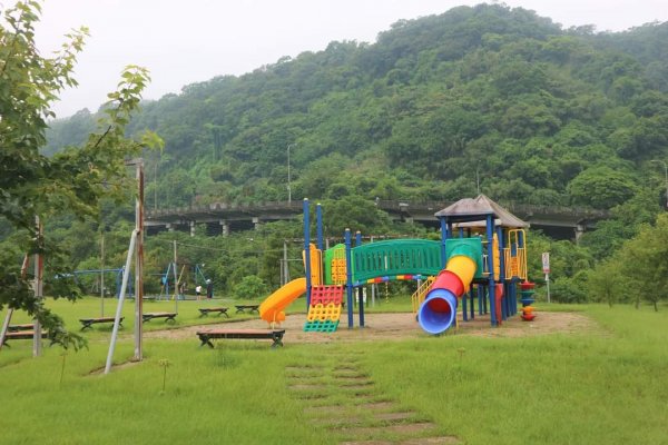 小百岳NO.14 深坑土庫岳。更寮古道 山豬窟尖，小南港山，南港山水綠生態公園2258391