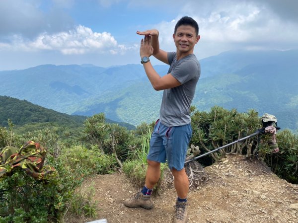 志繼山.東眼山.拉卡山.卡外山封面