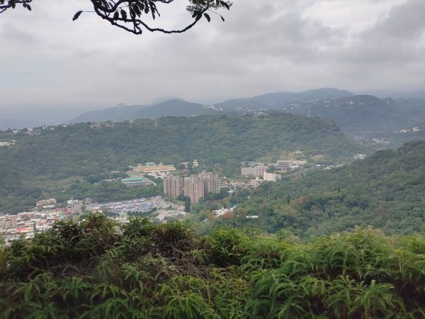 ［劍劍縱走8連峰］（鄭成功廟山+東劍南山+劍南山+文間山+貓九山+文間西峰+文間西南峰+劍潭山）2397189