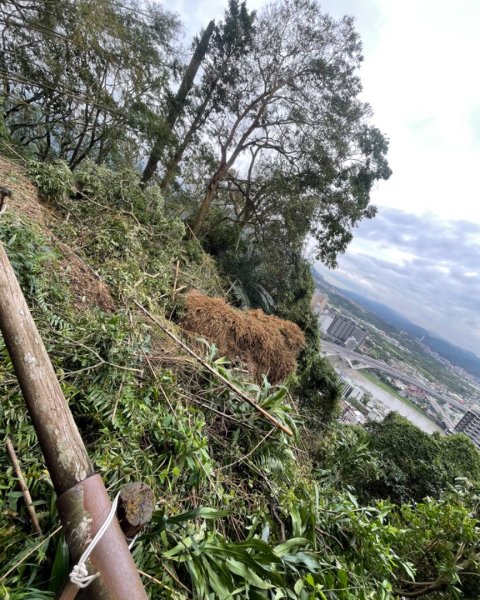 災後紅河谷越嶺小獅山仙跡岩觀音山路況2641450