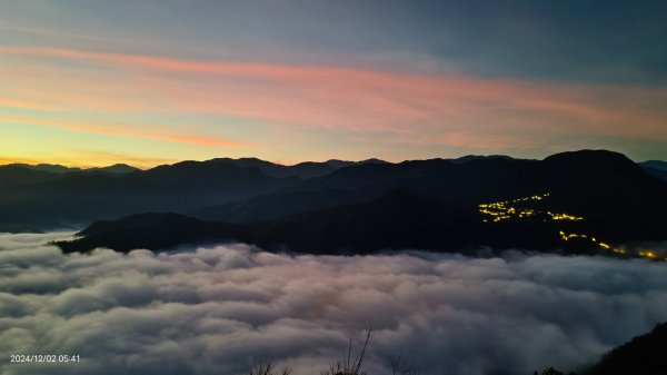 跟著雲海達人山友追雲趣 #翡翠水庫壩頂 #日出雲海 #火燒雲 12/22658619