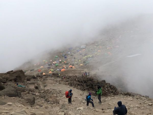 201802哭著拖上去ㄉ吉利馬札羅火山279384