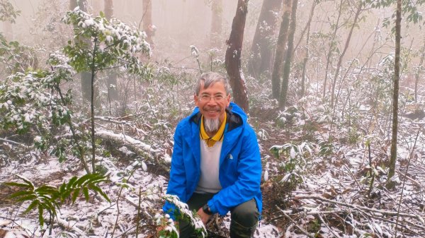 我的2025第一場雪，包場夫婦山，獨享差強人意的雪景&雲海。1/272699851