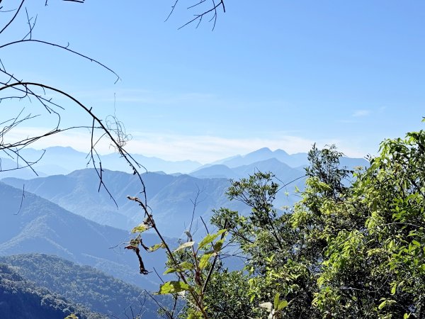 南投仁愛.埔里基石巡禮--眉溪山.東關刀山(北北峰.北峰）.墘溪山.石盤坑山    2024.12669687