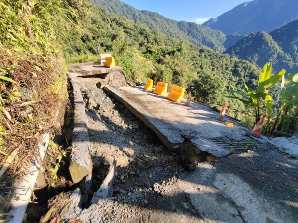 【新聞】萬榮林道10k+400處道路崩塌目前林道無法通行