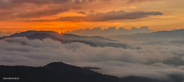 #石碇後山 #月亮 #曙光 #反燒 #日出 #雲海 8/3&10封面
