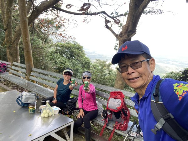 旗尾山、靈山、月光山連稜縱走2711729