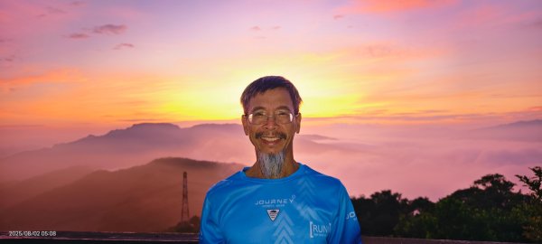 跟著雲海達人山友追雲趣 #獵狸尖 #琉璃光 #雲海 #雲海流瀑 #日出 8/22849443
