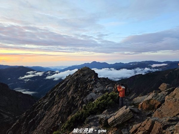 【南投信義】台灣百大必訪步道。 排雲山莊 x#1百岳_玉山主峰3111680