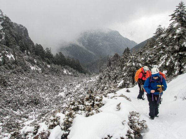 白雪皚皚的雪山548132