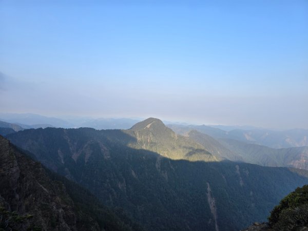 終於看到1000元背面的山景登頂玉山北峰／前峰2495881