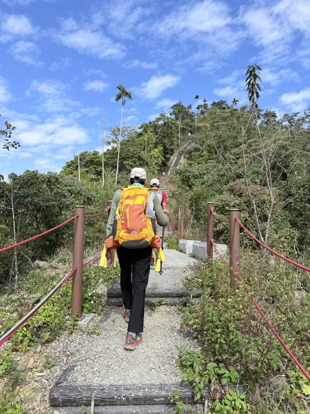 阿拔泉.獨立山悠遊--好友重逢的雲端漫步   2026.01.172985400