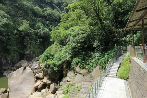 平溪 十分瀑布。壺穴地質景觀 垂廉型瀑布 臺版尼加拉瀑布2206198