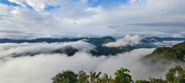 #新店四十份 #翡翠水庫 #日出 #雲瀑 #火燒雲 #雲海 9/23114408