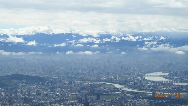 雲霧飄渺間的台北盆地&觀音山1926188