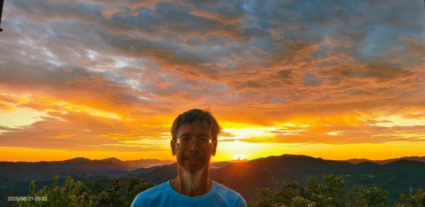 #二格山 #琉璃光 #雲瀑 #雲海流瀑 #火燒雲 #日出 8/21&222866273