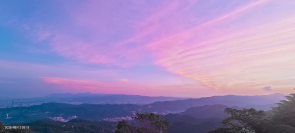 #二格山 #火燒雲 #霞光 #日出 8/122857998