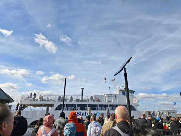 [紐約馬之行-06] 2025_1101 船上看自由女神像2943862