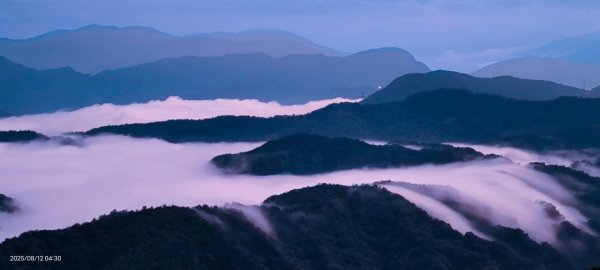 #二格山 #火燒雲 #霞光 #日出 8/122857986